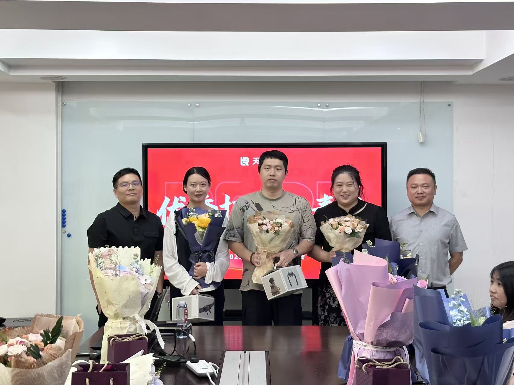 1758521136815593.jpg 1758521136815593.jpg